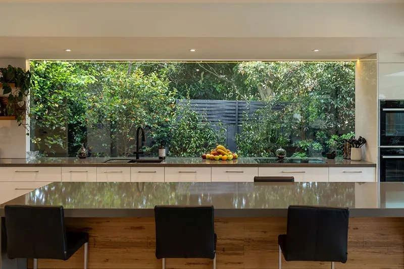 Fixed Frame Window