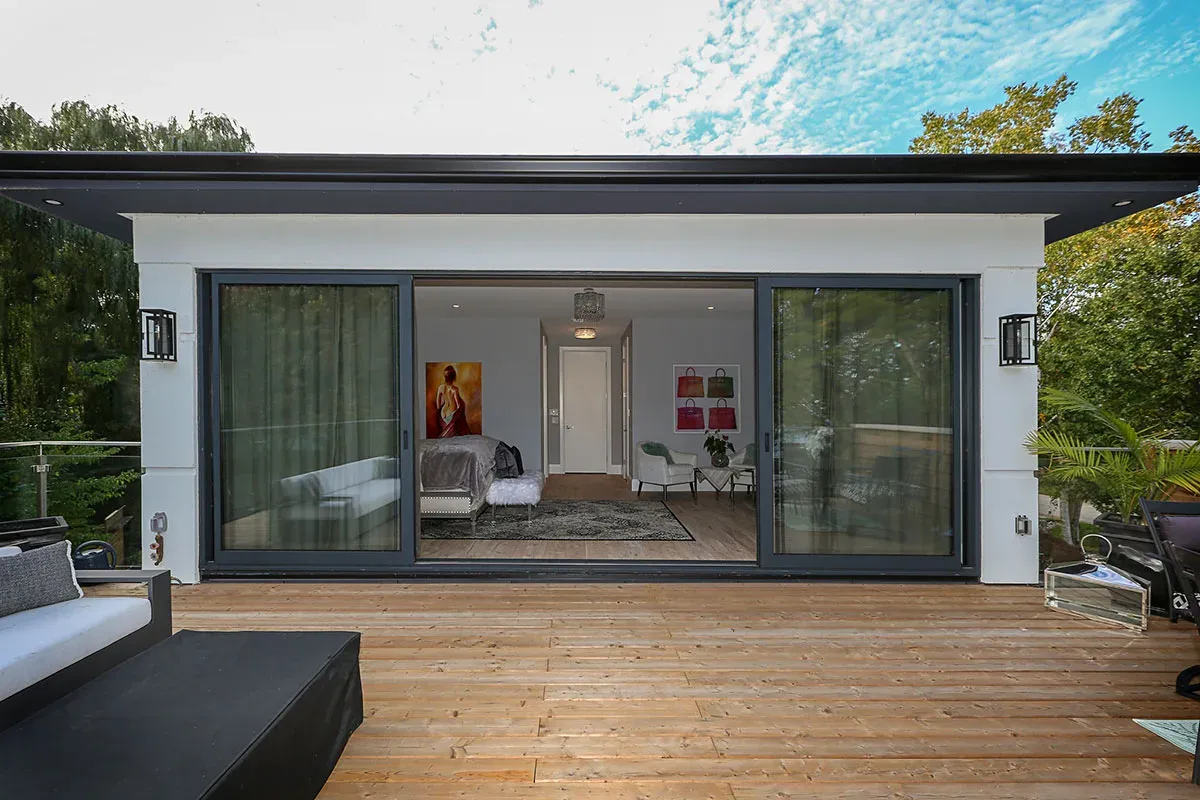 Sliding Door